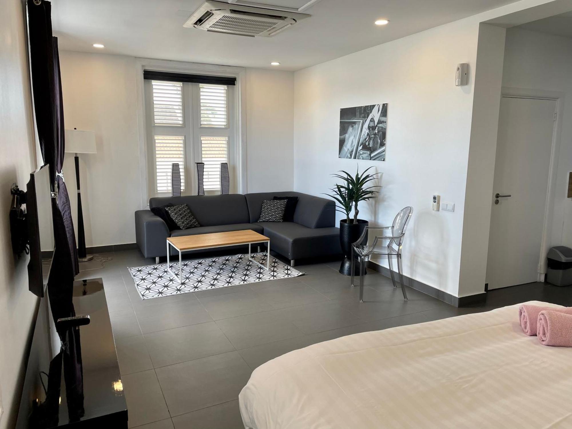 Saint Tropez Boutique Hotel ウィレムスタッド 部屋 写真